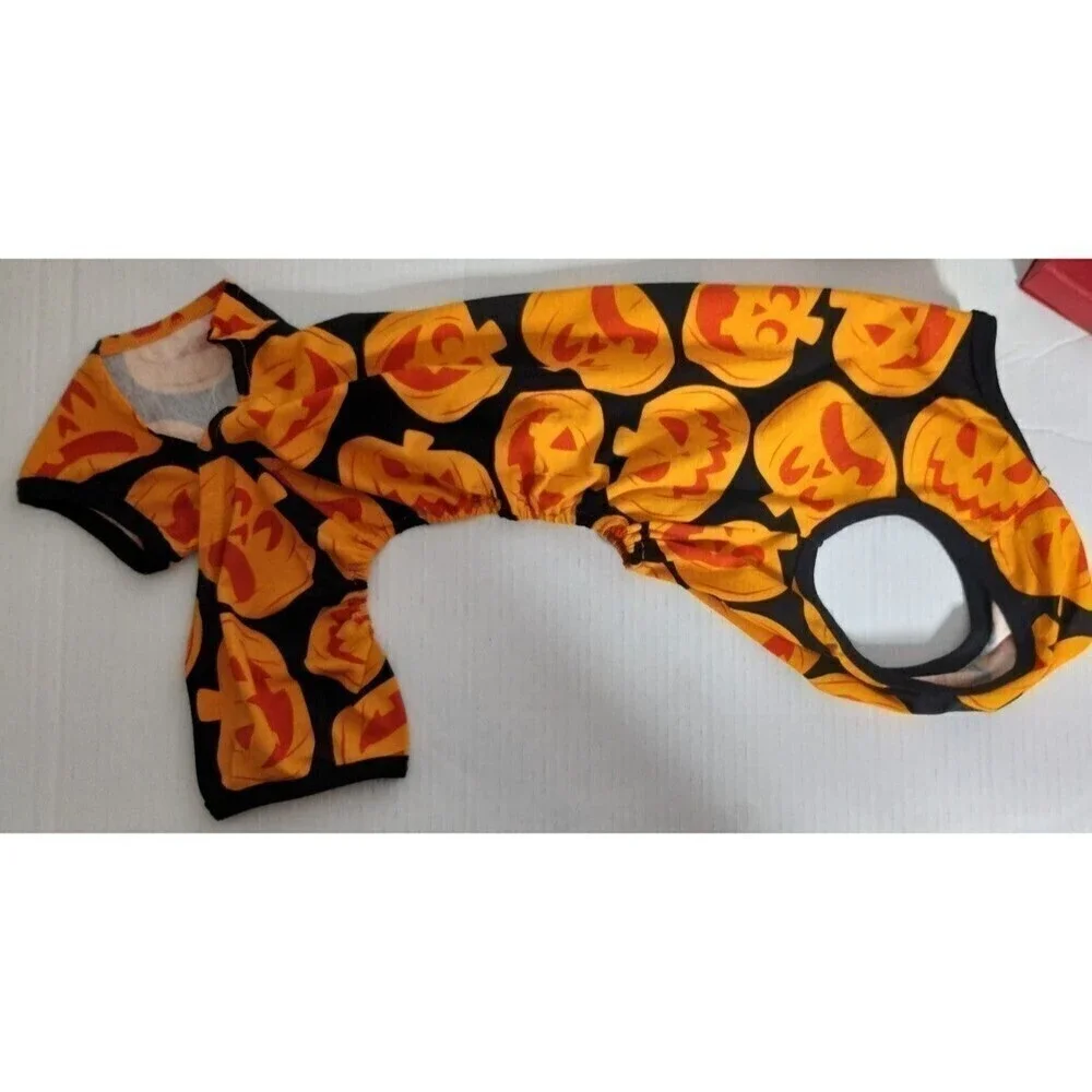 Dog Black‎ With Orange pumpkins Stretchy Tshirt size Med